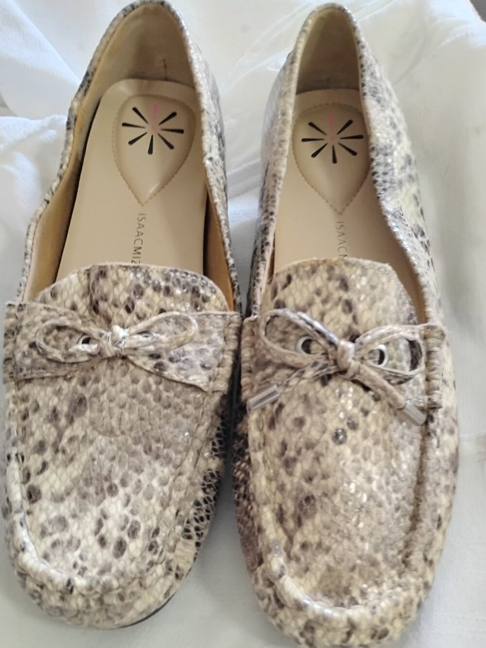 Isaac Mizrahi Snake Motif Leather Loafers Sz.9